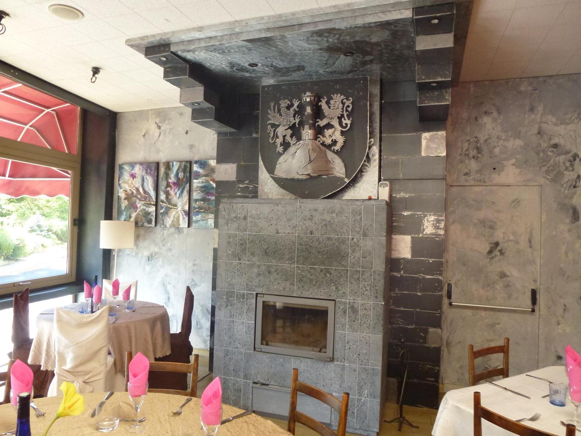 Hotel Restaurant Le Pain De Sucre Monistrol-dʼAllier Esterno foto